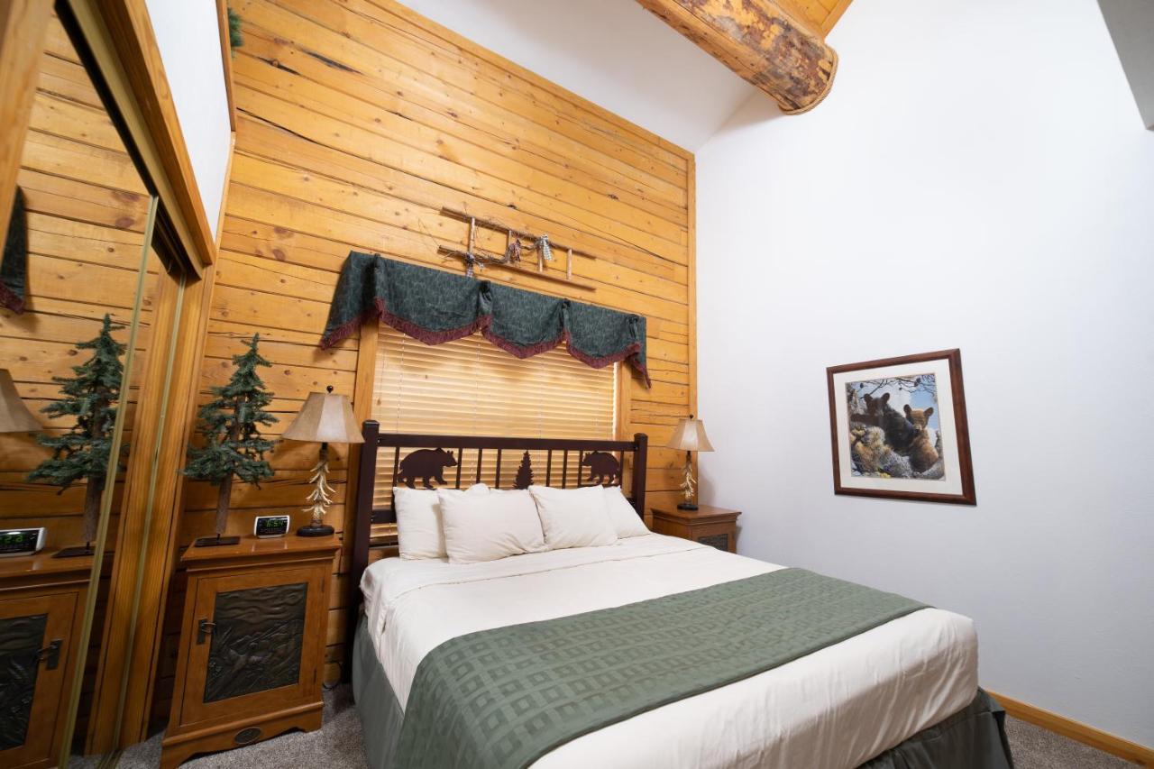 Cabins At Grand Mountain Бренсон Екстер'єр фото